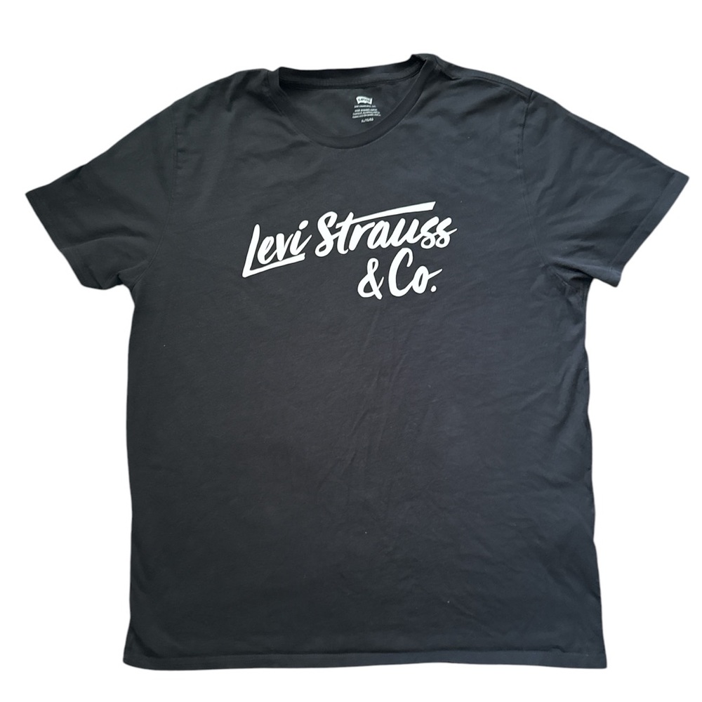 Black Levi's Tee